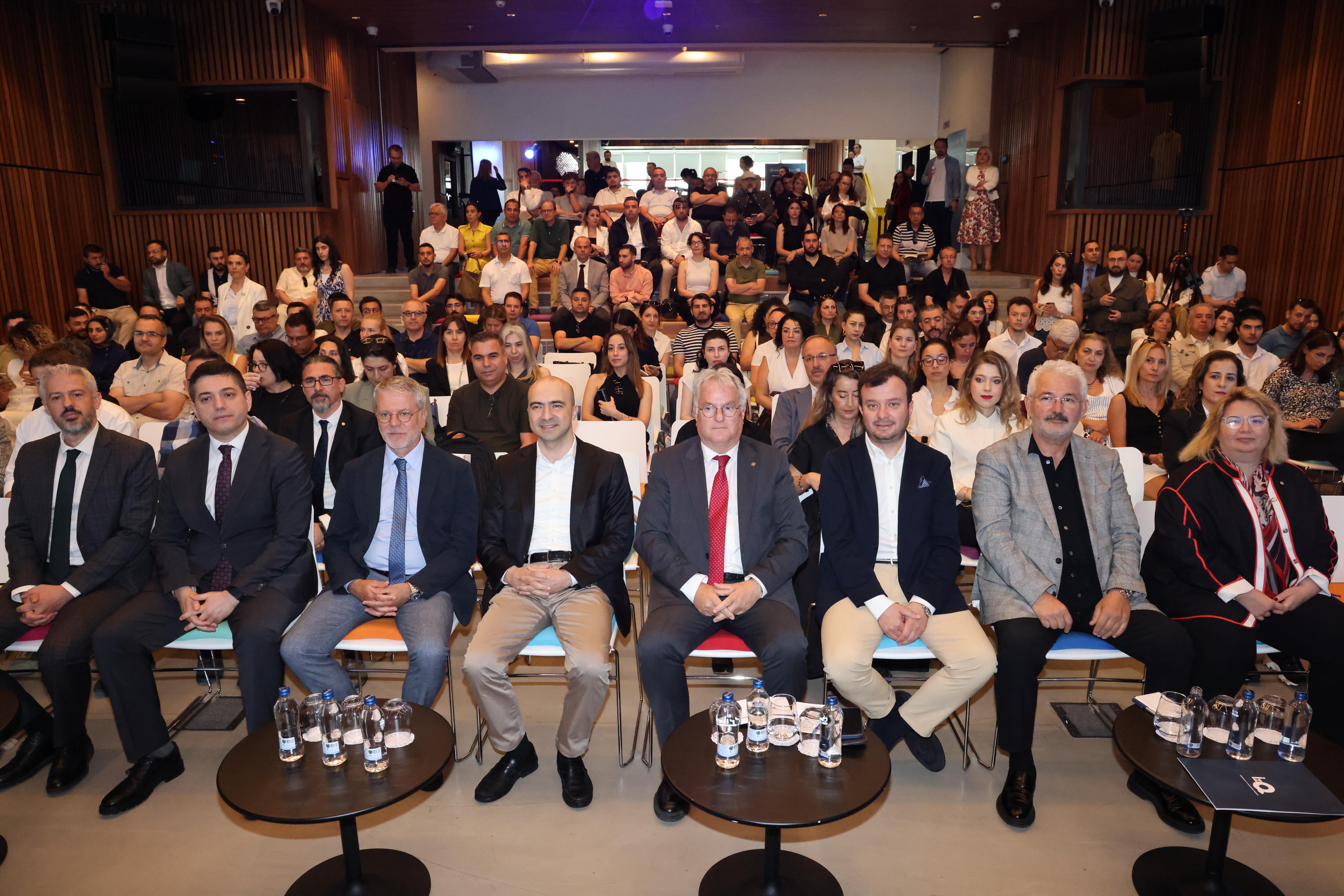 Kobiler için Destek ve Dönüşüm Programı İzmir Toplantısı Gerçekleştirildi