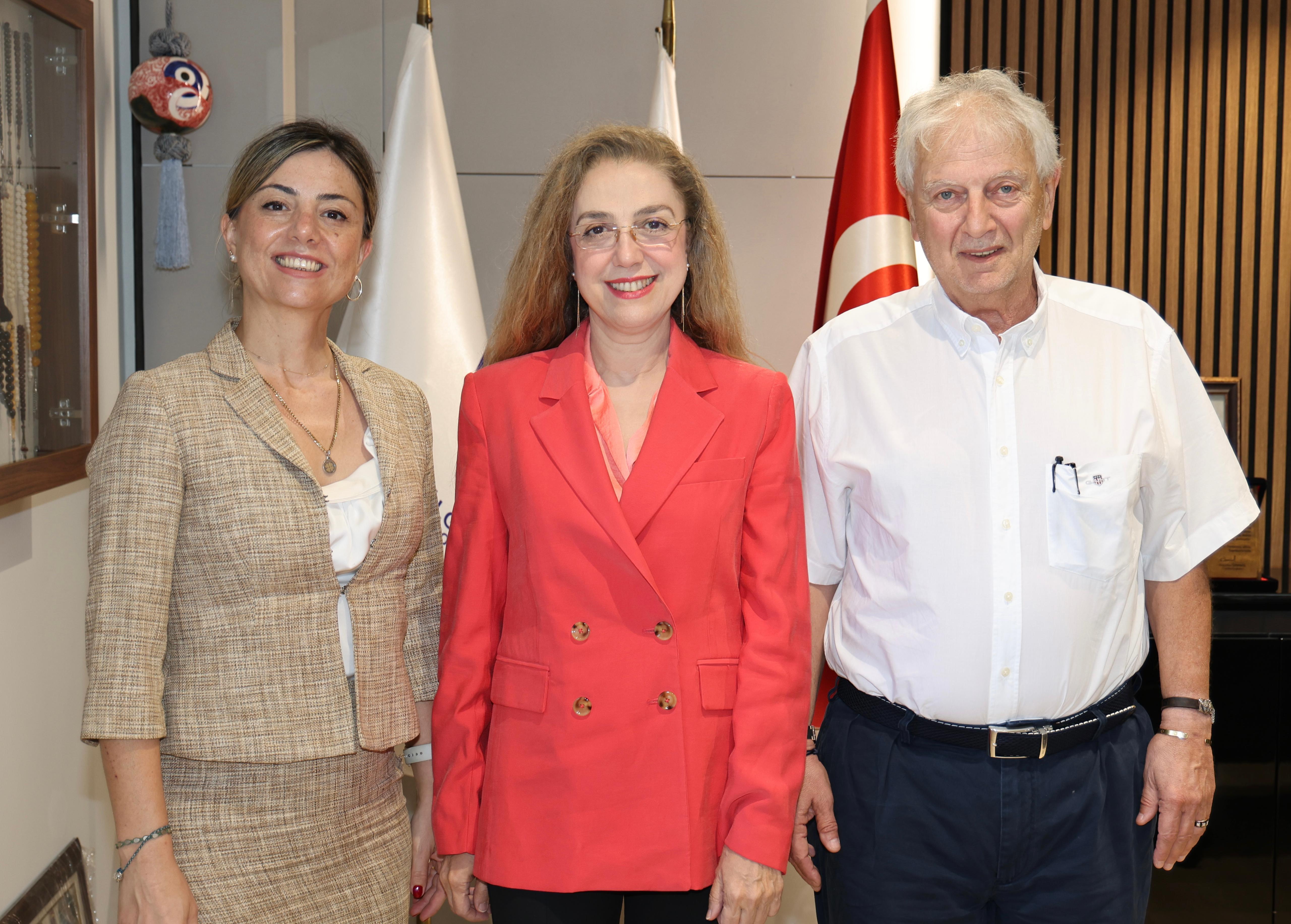T.C. Dışişleri Bakanlığı İzmir Temsilcisi Büyükelçi Kebapçıoğlu, Yorgancılar’ı Ziyaret Etti 