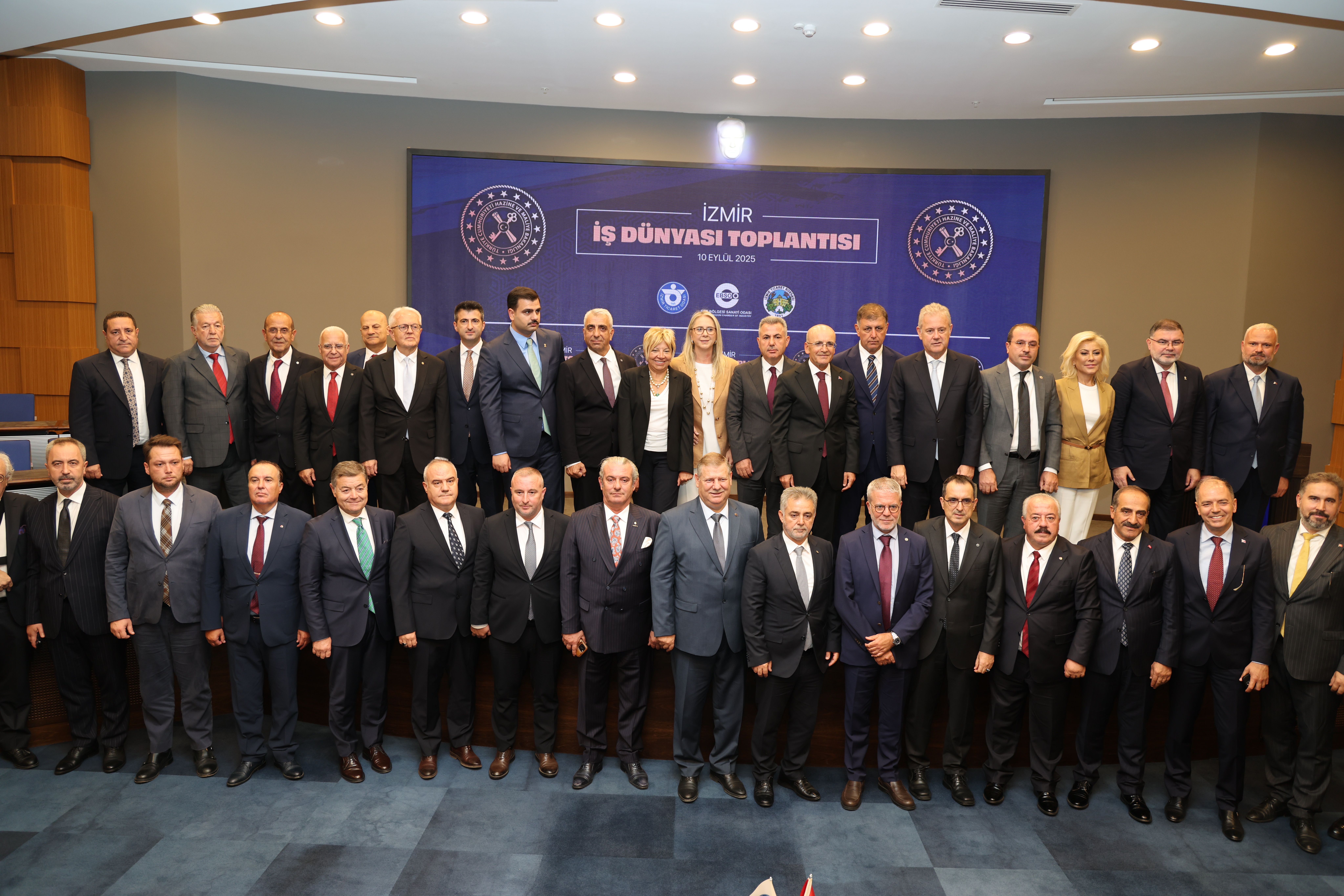 Bakan Şimşek, İzmir İş Dünyası ile Buluştu