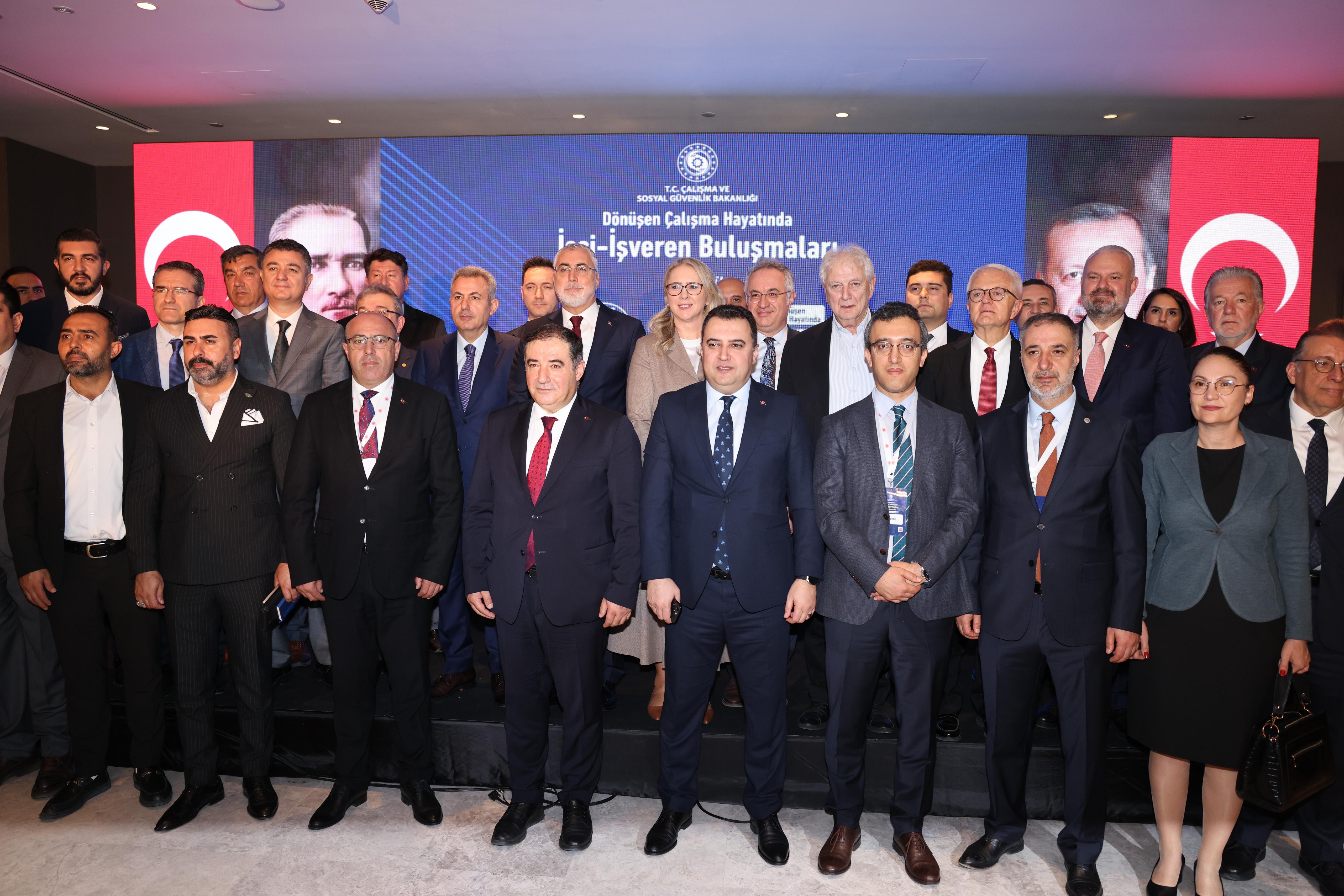 “Dönüşen Çalışma Hayatında İşçi-İşveren Buluşmaları” İzmir’de Gerçekleştirildi