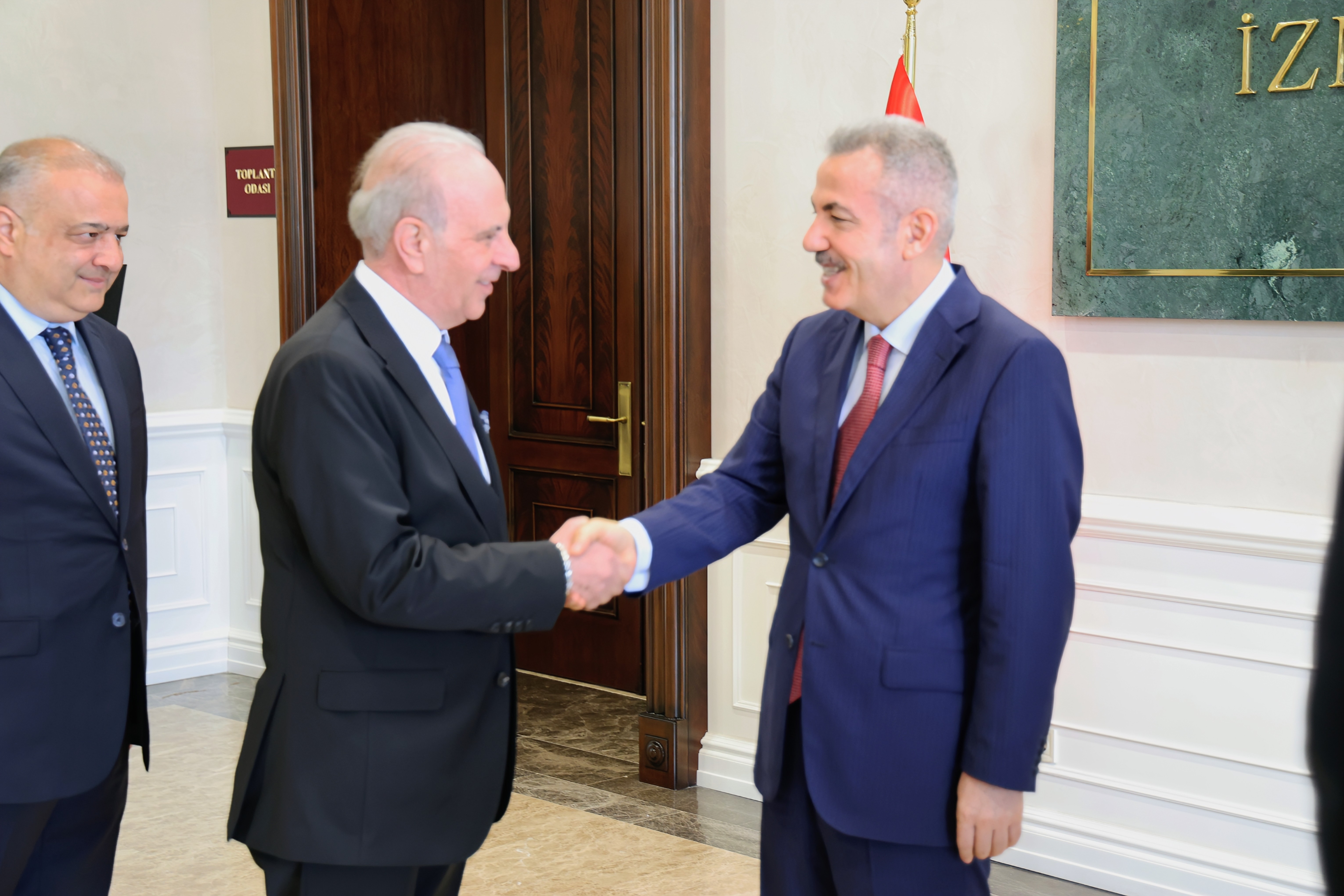 Öztaş, T.C. İzmir Valiliği’ndeki Bayramlaşma Töreni’ne Katıldı