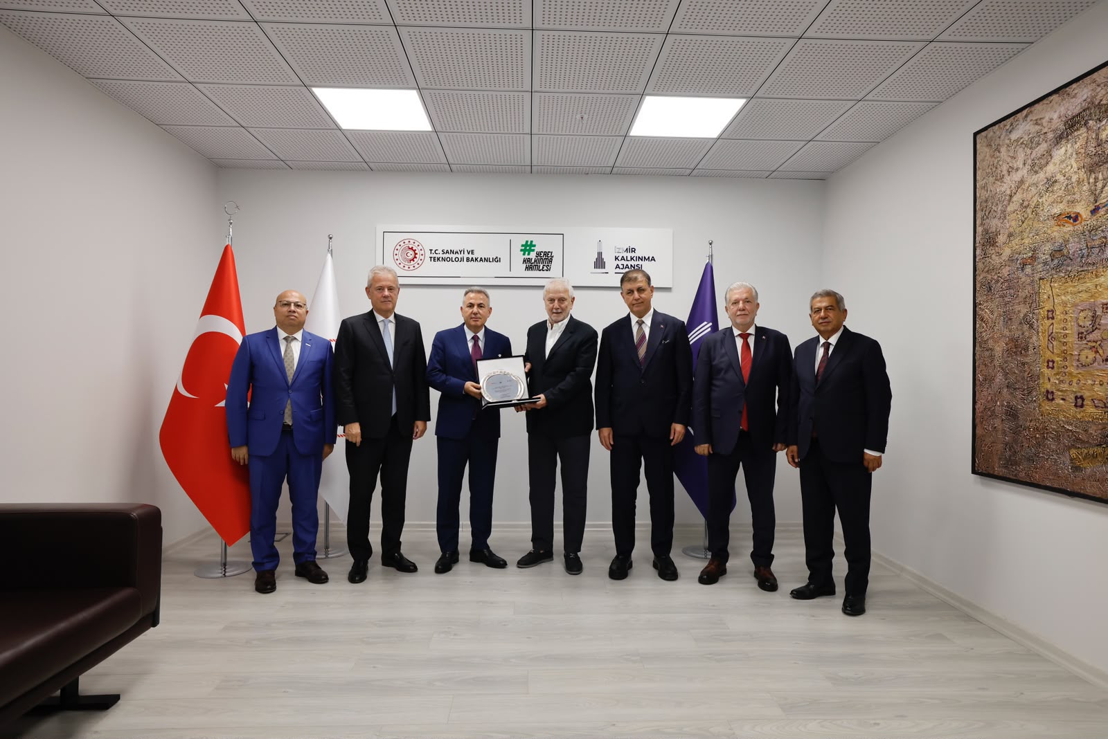 İZKA Yönetim Kurulu Toplantısı’nda Yorgancılar’a Anlamlı Plaket