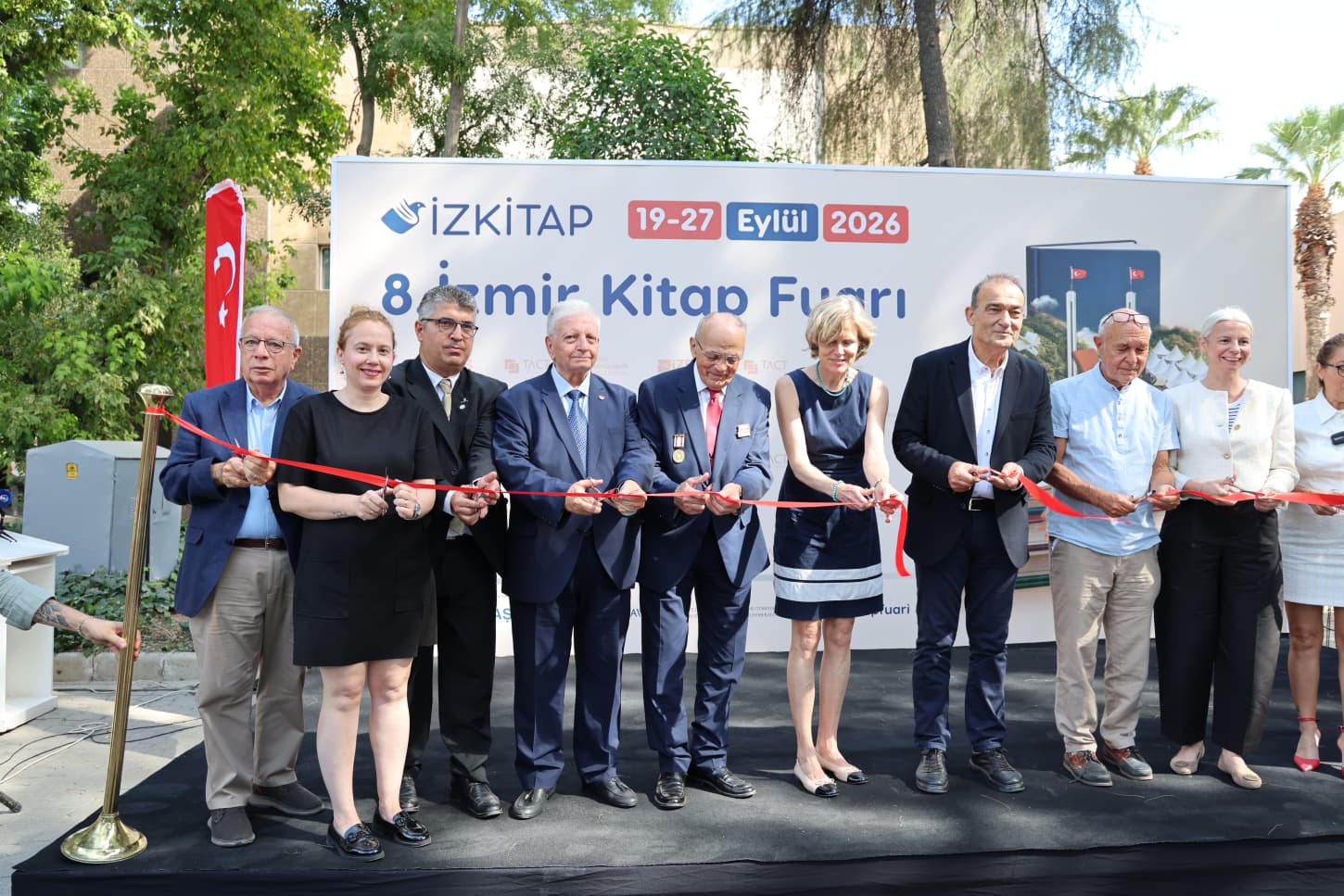 İZKİTAP-İzmir Kitap Fuarı Kapılarını Açtı