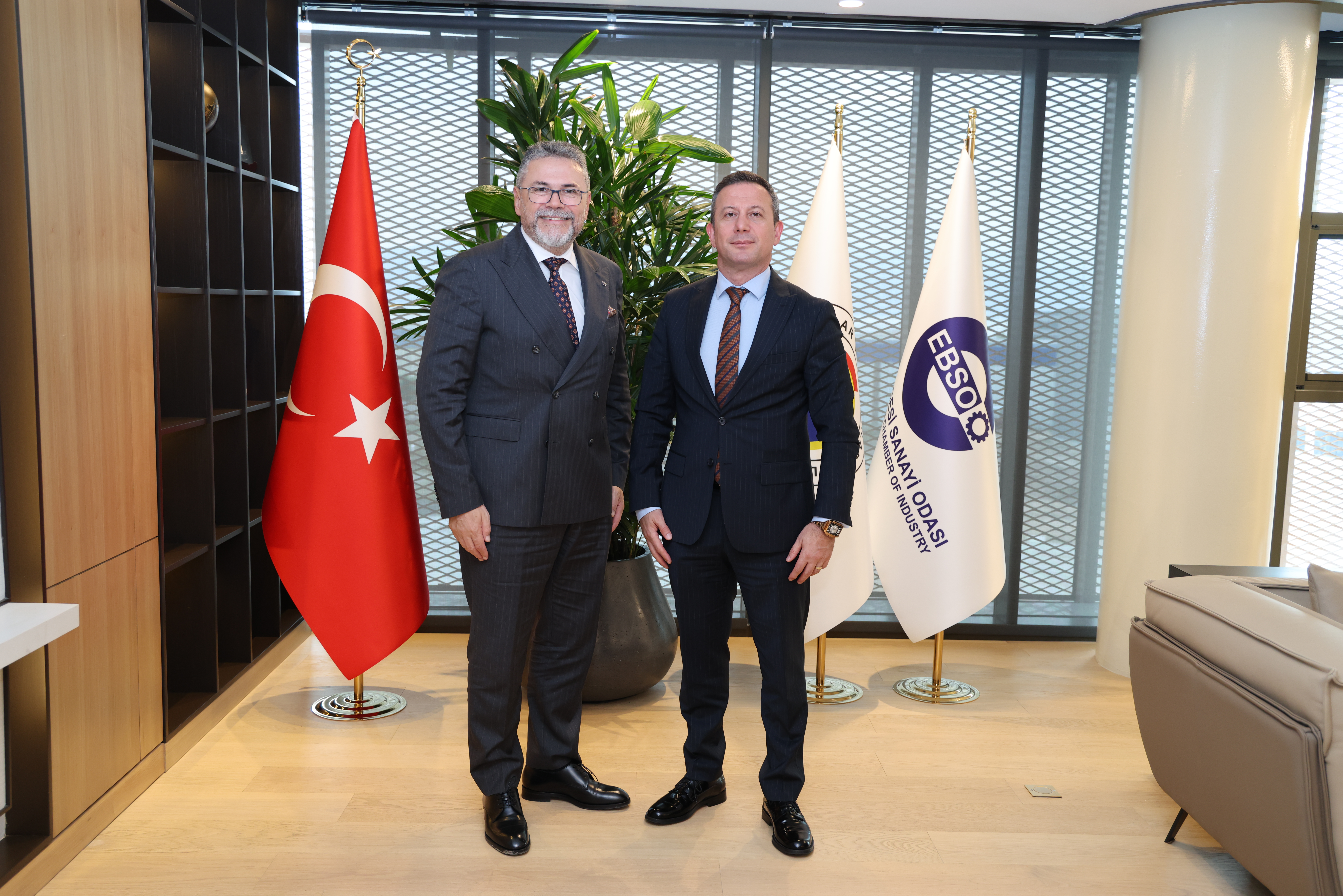 Çiğli Kaymakamı Fatih Görmüş’ten Karabağlı’ya Tebrik Ziyareti