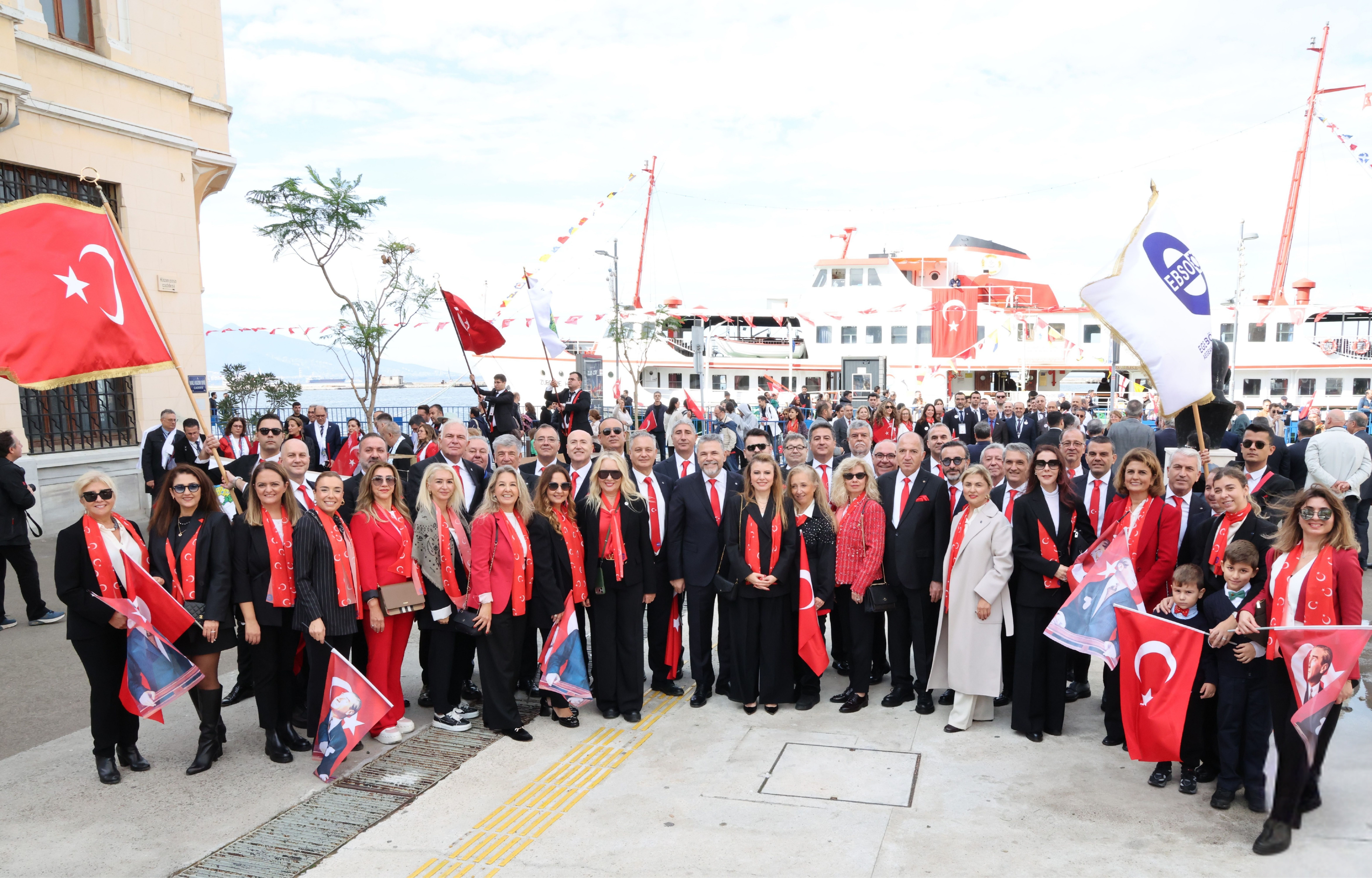 EBSO, 29 Ekim Cumhuriyet Bayramı Geçit Töreni’nde Yerini Aldı