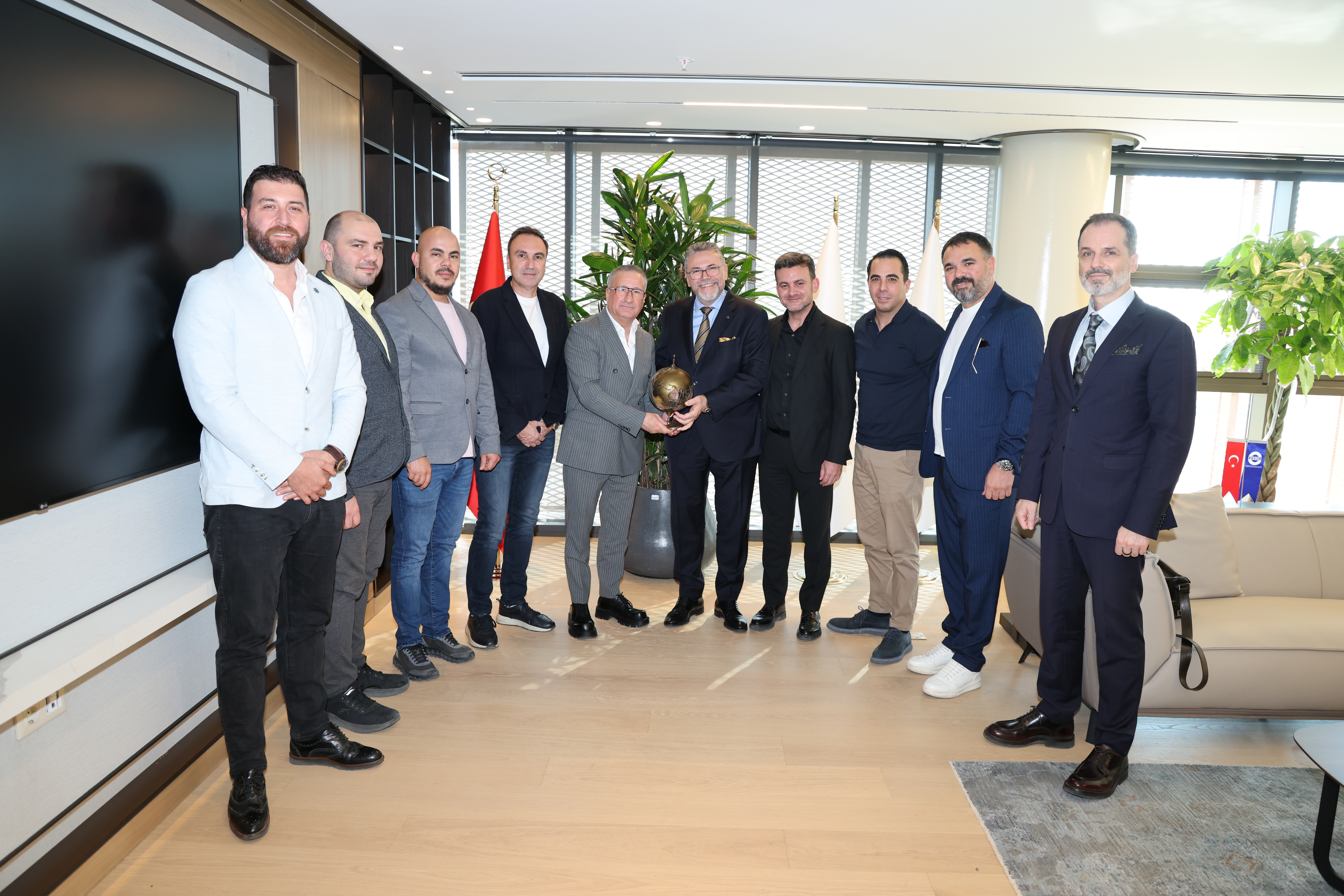 EBSO Metal Kaplama ve Kesim Sanayi Meslek Komitesi, Karabağlı’yı Ziyaret Etti