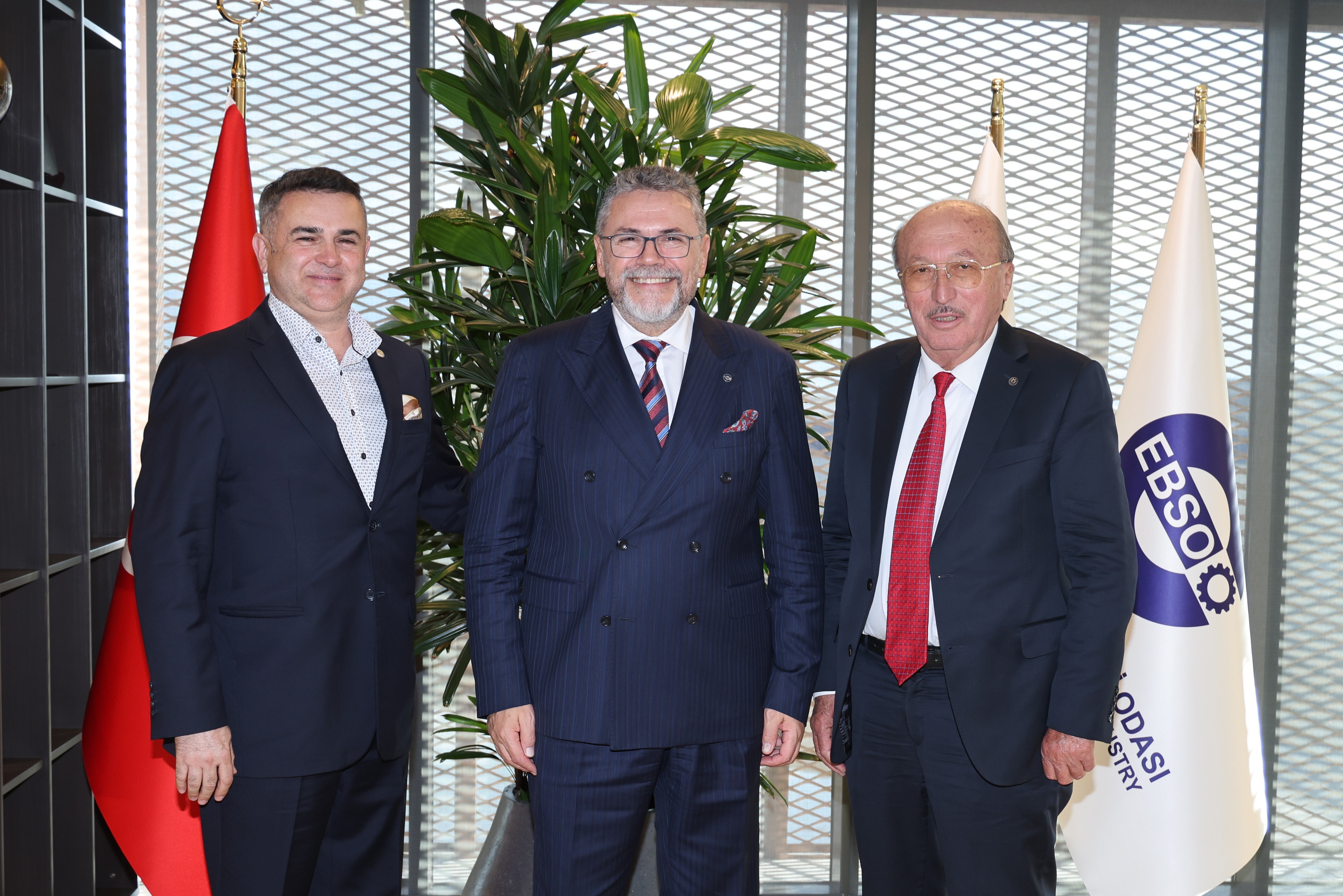 Eroğlu ve Tuntaş’tan Karabağlı’ya Tebrik Ziyareti