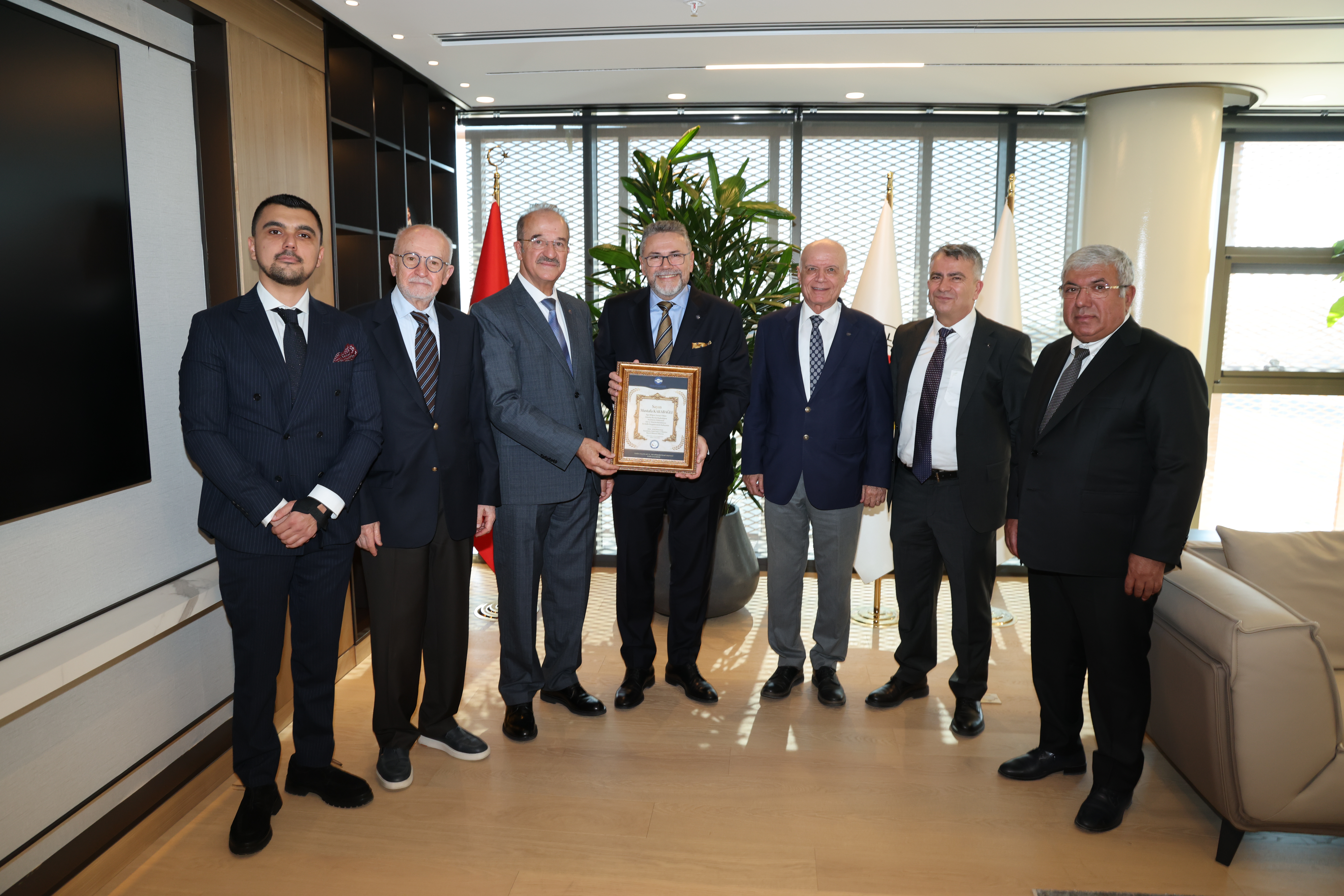 İzmir HALIMDER Yönetiminden Karabağlı’ya Ziyaret