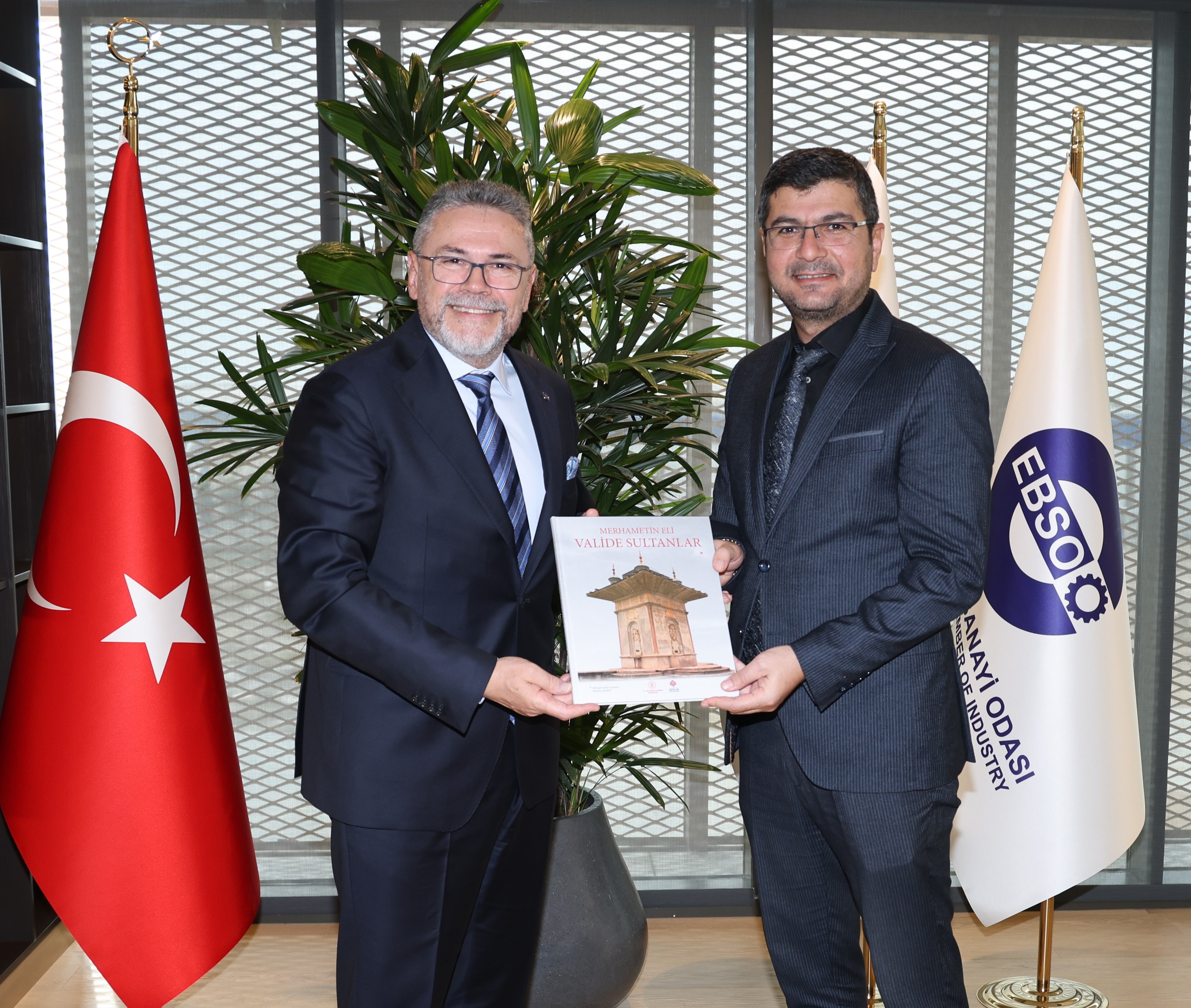 İzmir Vakıflar Bölge Müdürü Can’dan Karabağlı’ya Tebrik Ziyareti