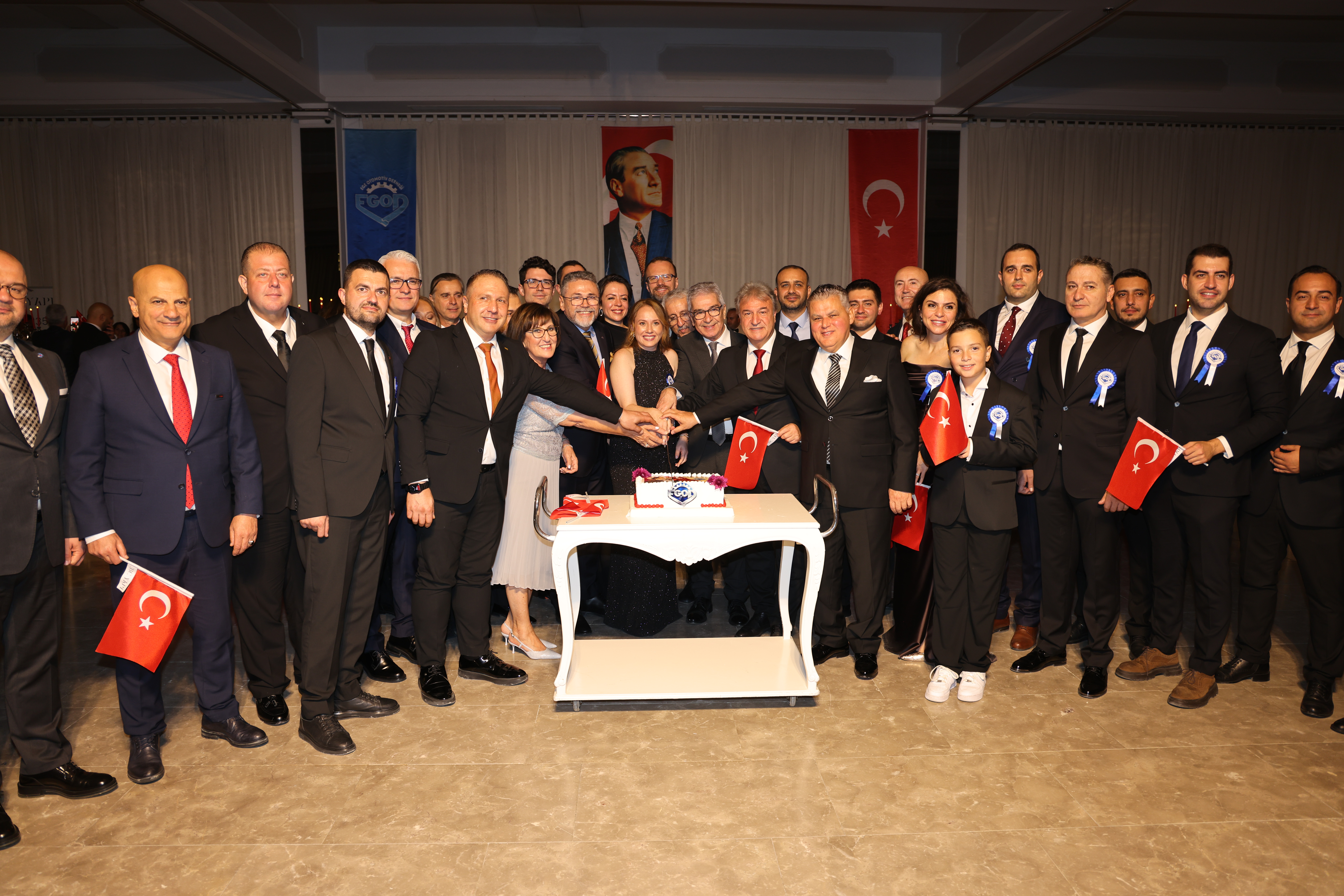 Karabağlı, EGOD 29 Cumhuriyet Balosu’na Katıldı 