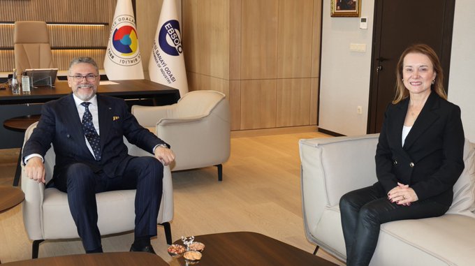 Konak Belediye Başkanı Mutlu'dan Karabağlı'ya Tebrik Ziyareti