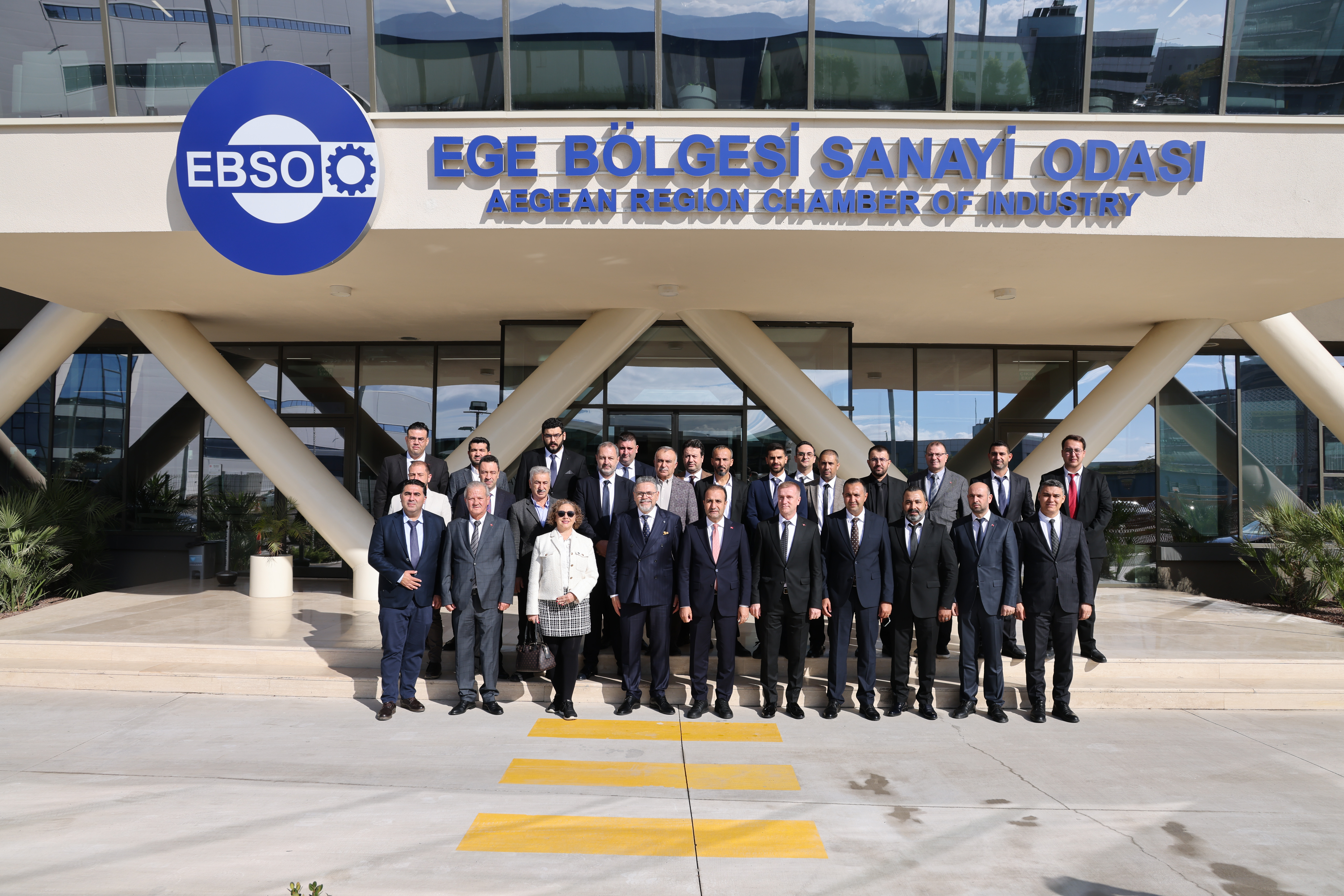 Torbalı Ticaret Odası Yönetim Kurulu Başkanı Olgun’dan Karabağlı’ya Tebrik Ziyareti